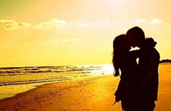 Malia and MJ Sunset Kiss On The Beach Cartoon Picture